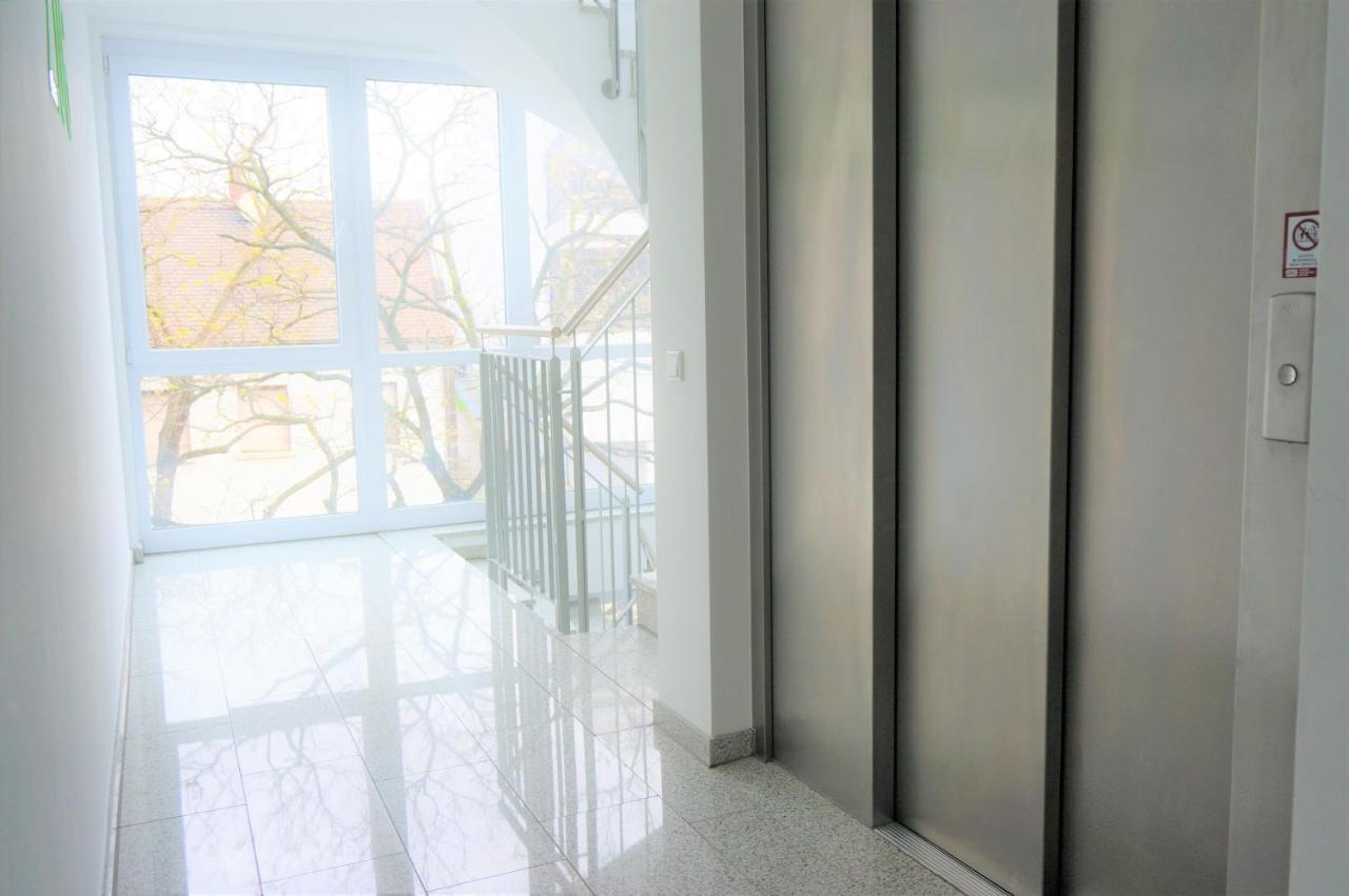 Mein Apartment, Stars Mit Balkon Und Klima Fuer Bis Zu 4 Personen 法兰肯塔尔 外观 照片
